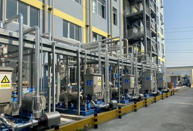 肯富來2BW9三級(jí)羅茨液環(huán)高真空機(jī)組在南通海珥瑪科技股份有限公司使用現(xiàn)場(chǎng) 肯富來2BW9三級(jí)羅茨液環(huán)高真空機(jī)組在南通海珥瑪科技股份有限公司使用現(xiàn)場(chǎng)